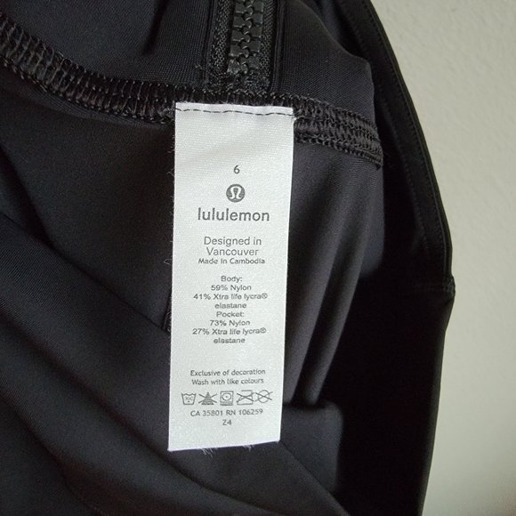 Lululemon Run with the Waves Crop 21" in Black size 6 NWT - Picture 9 of 9